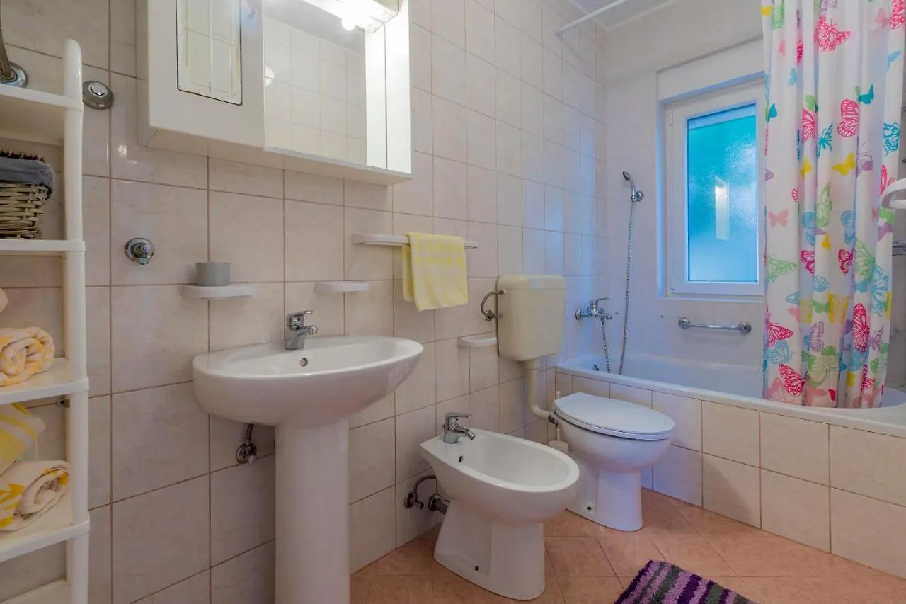Apartment Andelko Dramalj 0*,