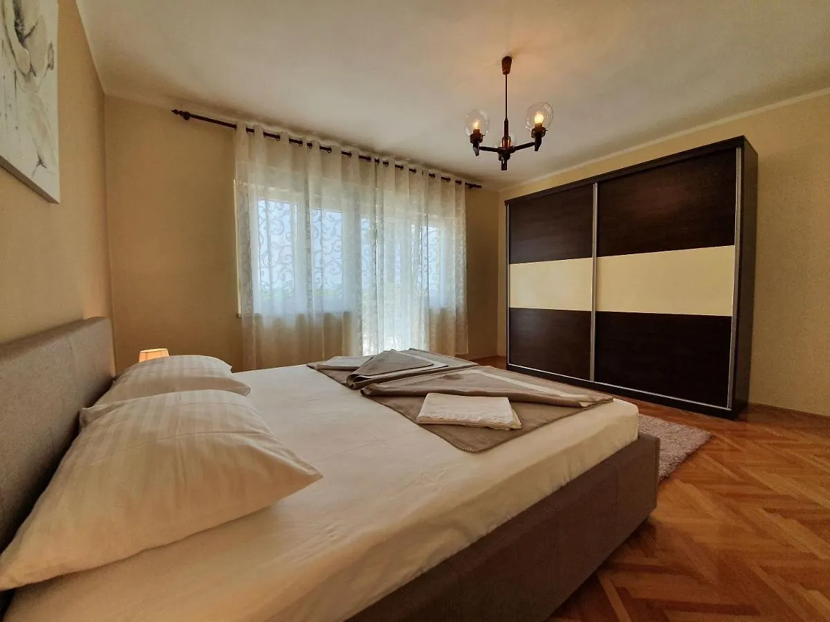 Apartment Andelko Dramalj 0*,